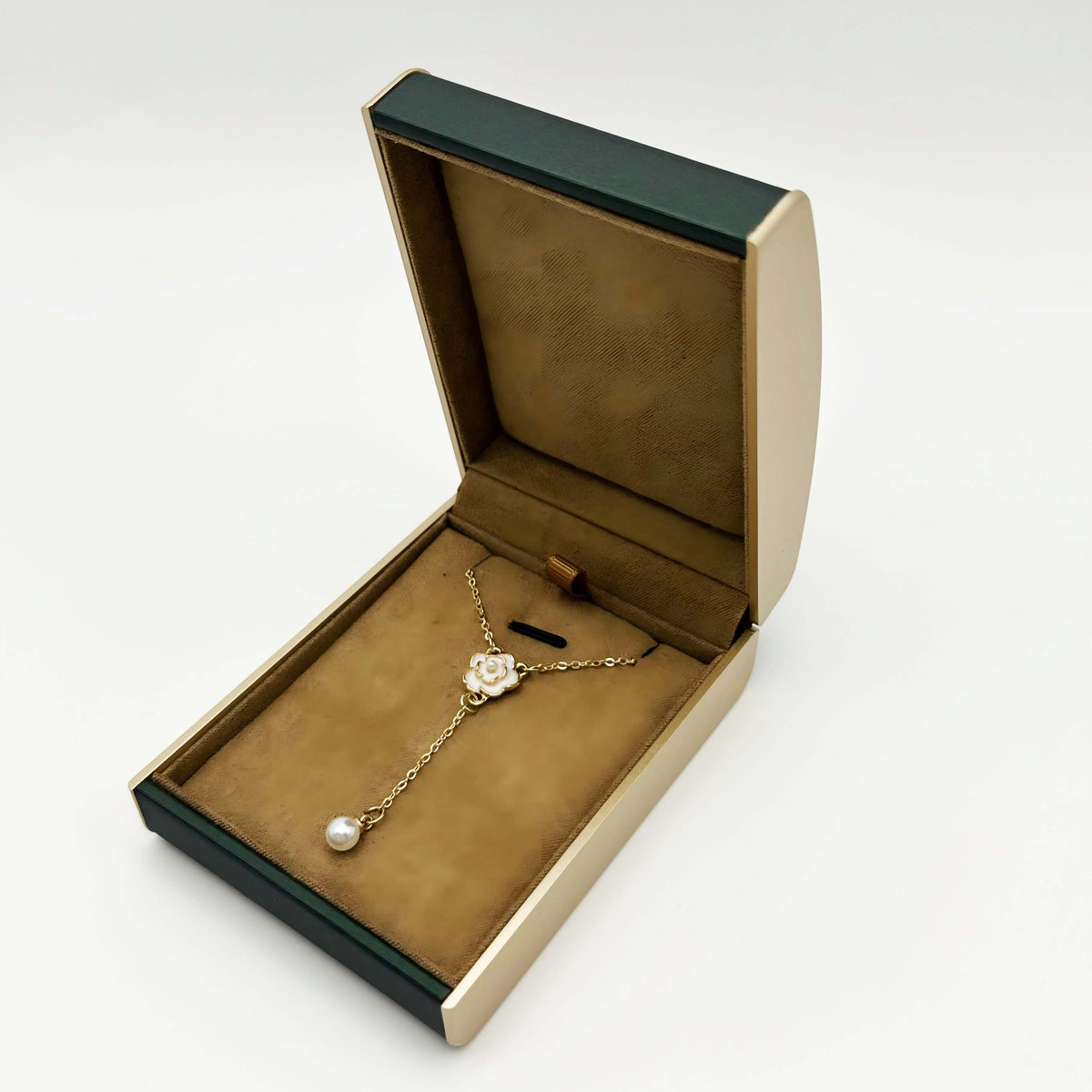 Arched Leather Necklace Box